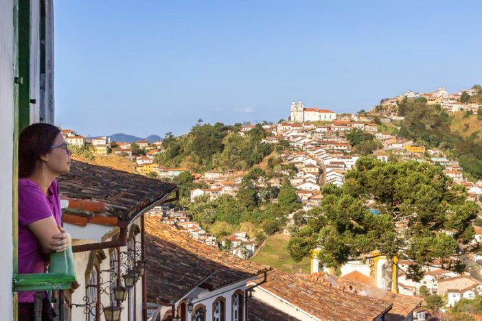 A Igreja Matriz de Santa Ifigênia de Ouro Preto vista da sacada da Casa de Tomás Antonio Gonzaga