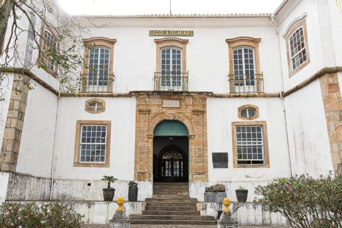 A antiga Escola de Minas hoje abriga museus da UFOP, como o de Mineralogia